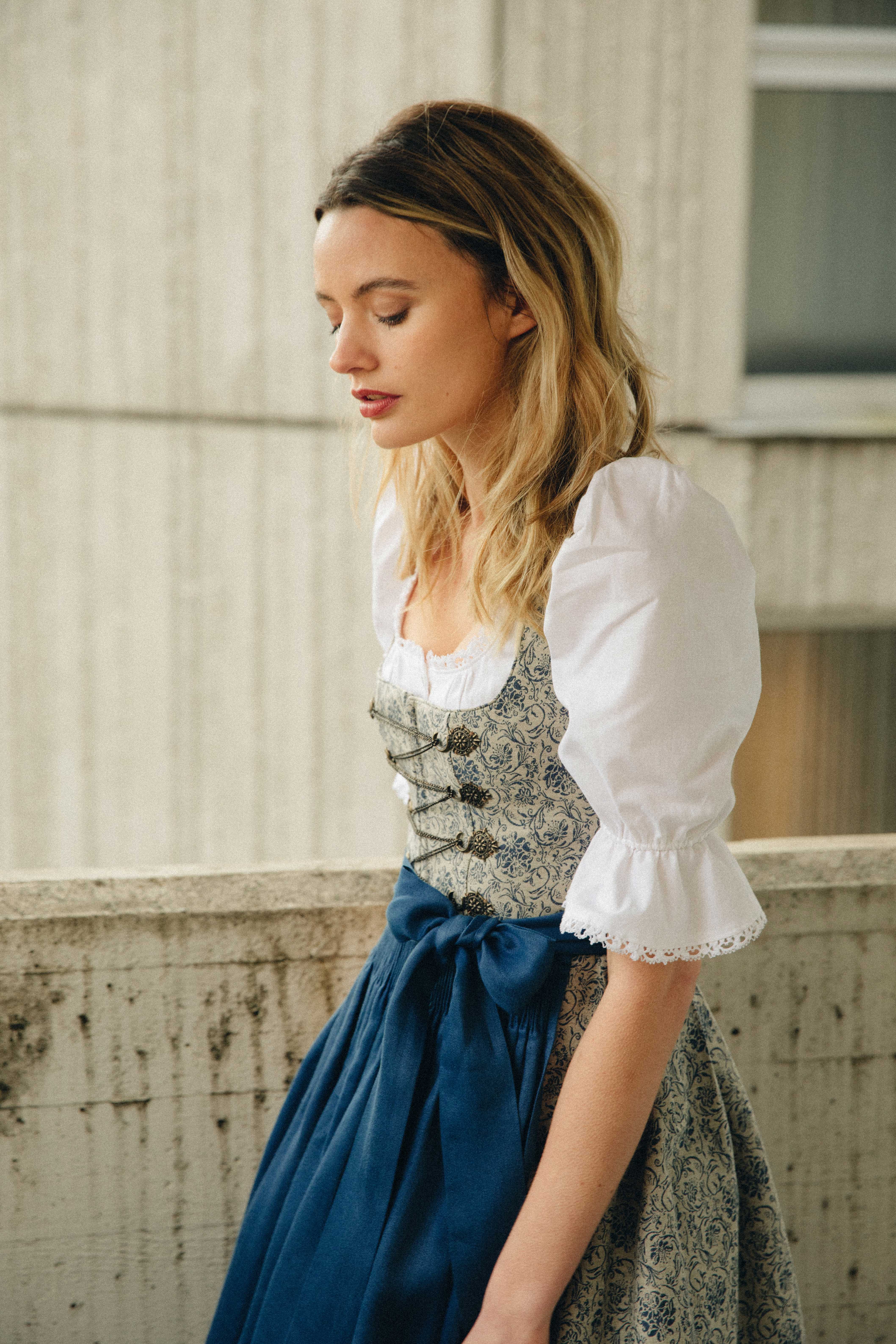 Ladies Dirndl Blouse B-1062 white - Trachtenbluse fürs Oktoberfest oder Volksfest in Bayern, Tirol shops - Ischgl, Austria